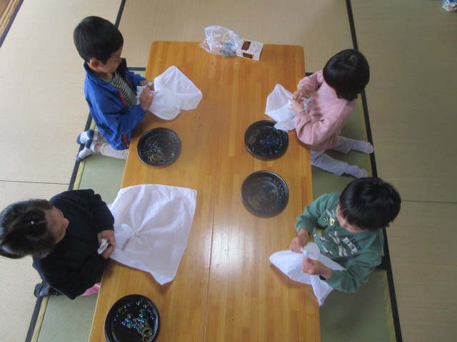 クサギ染 模様付け