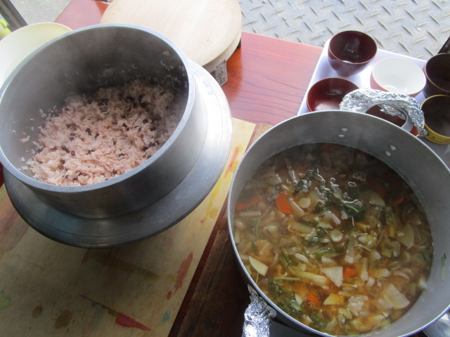 調理赤飯とみそ汁