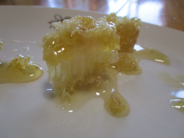 巣蜜をいただく