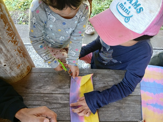 デイキャンプ　こいのぼり作り