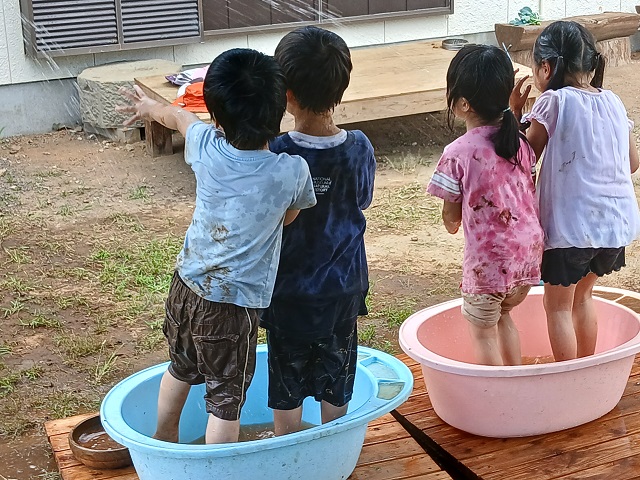 泥んこあそび