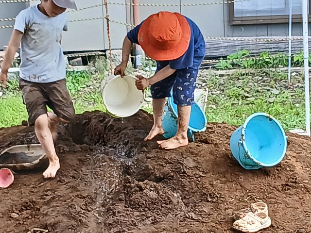 泥んこあそび